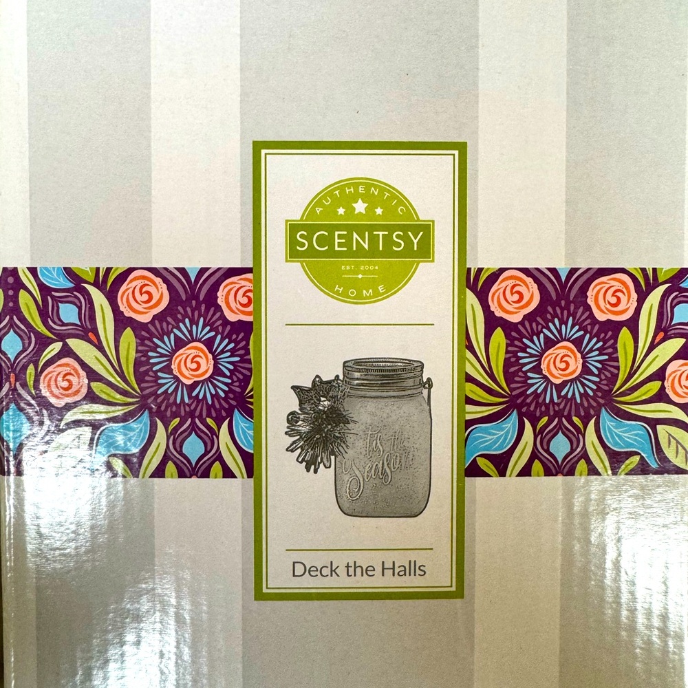 Scentsy Deck the Halls warmer